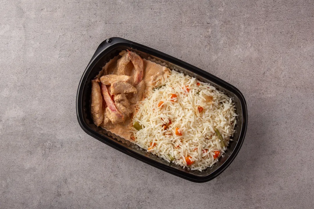 دجاج بالصلصة البيضاء مع الأرز
