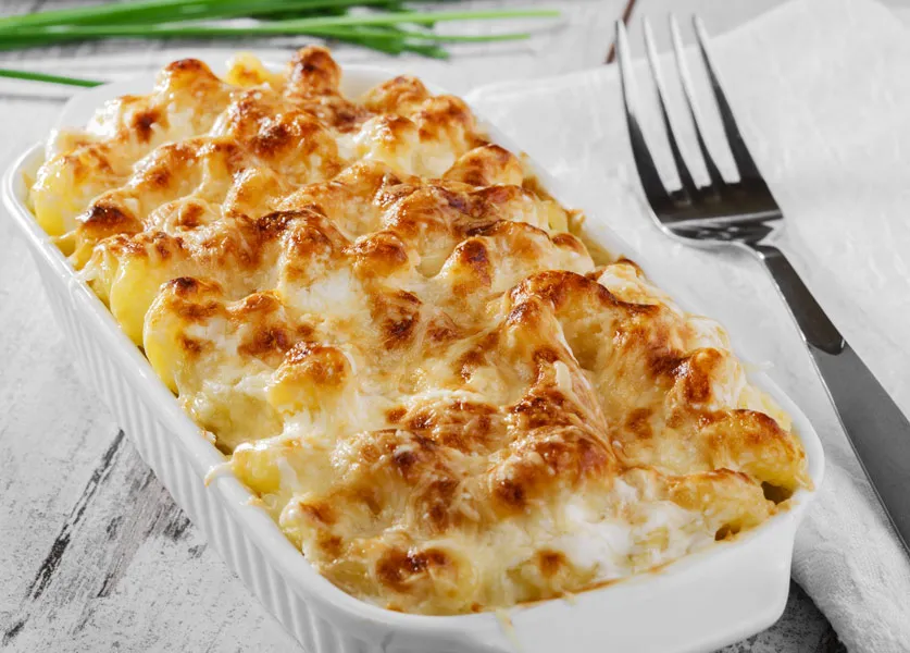 Plain pasta - oven baked casserole with mozzarella