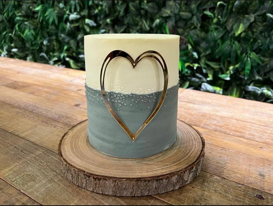 Valentines Wood Cake with Heart (new)