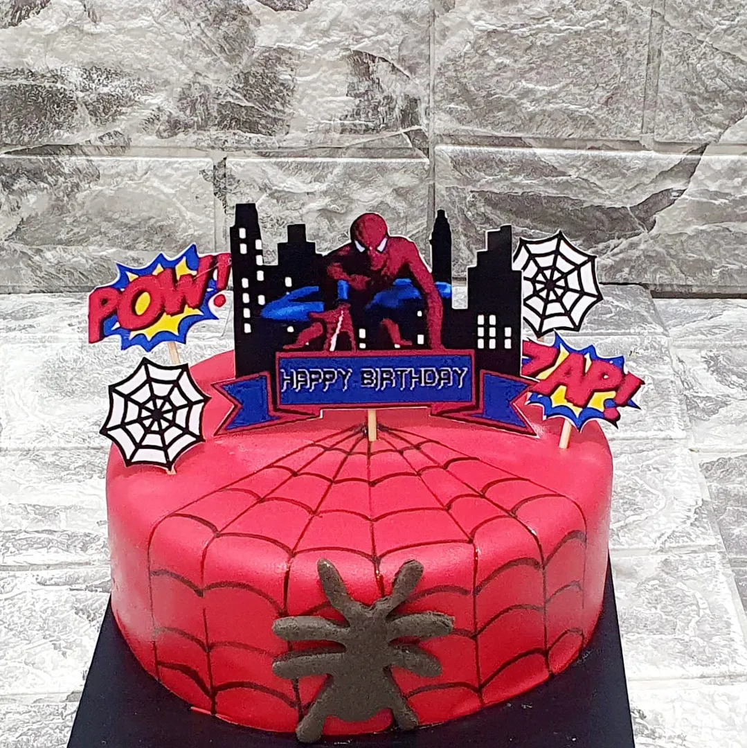 Spiderman cake 004