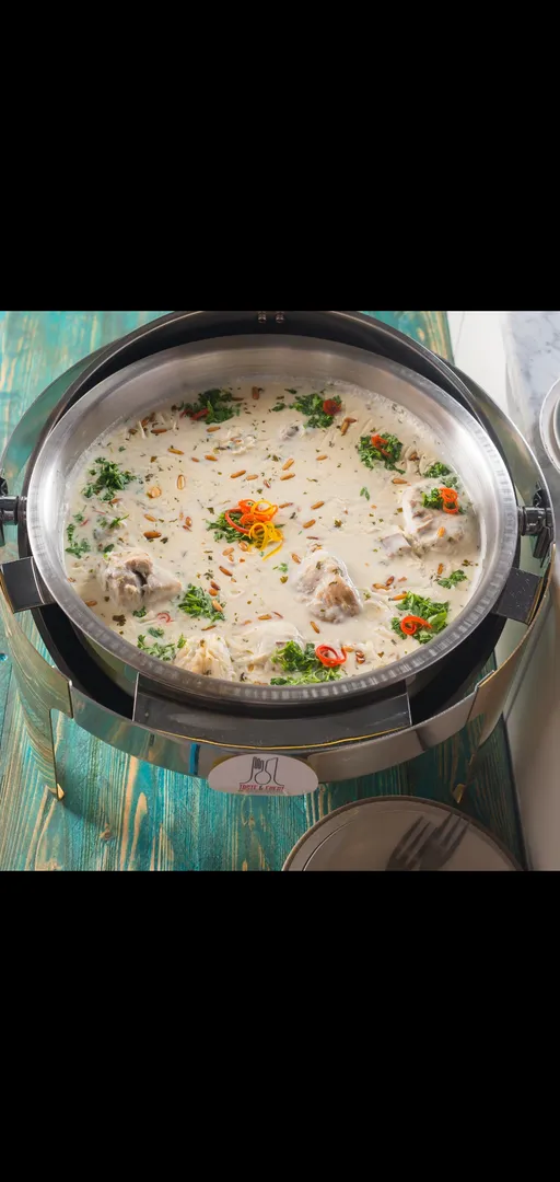 منسف لحم مع عيش