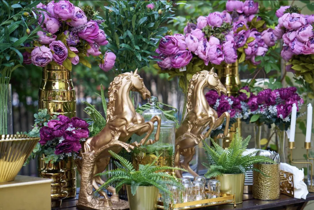 Buffet with Flowers for 40 Persons