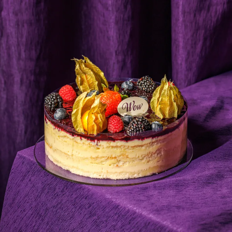 Vanilla Mix Berries Cake