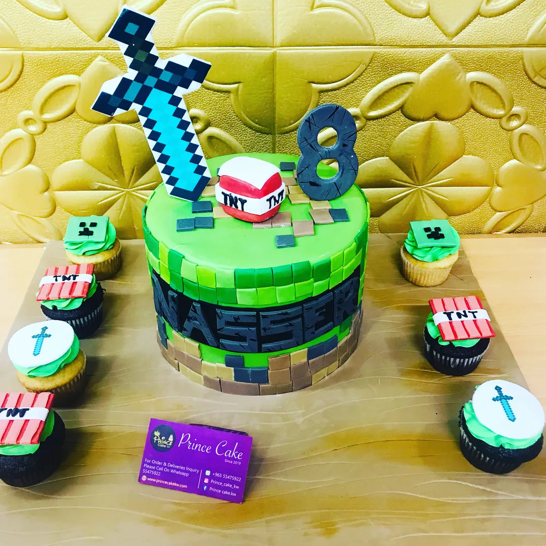minecraft with 8 cupcakes