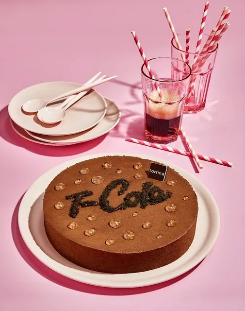 T-cola cake