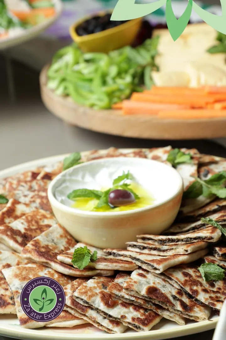 Signature white fluer fresh zaatar&green salaa