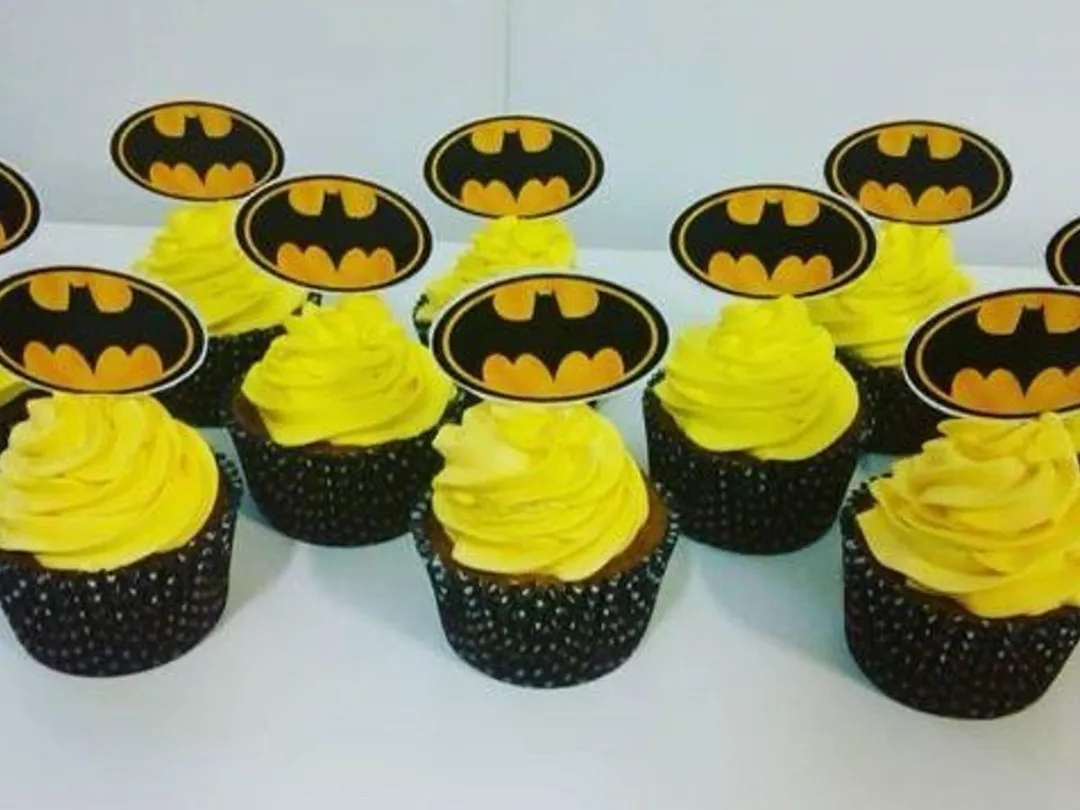 Batman Cupcakes