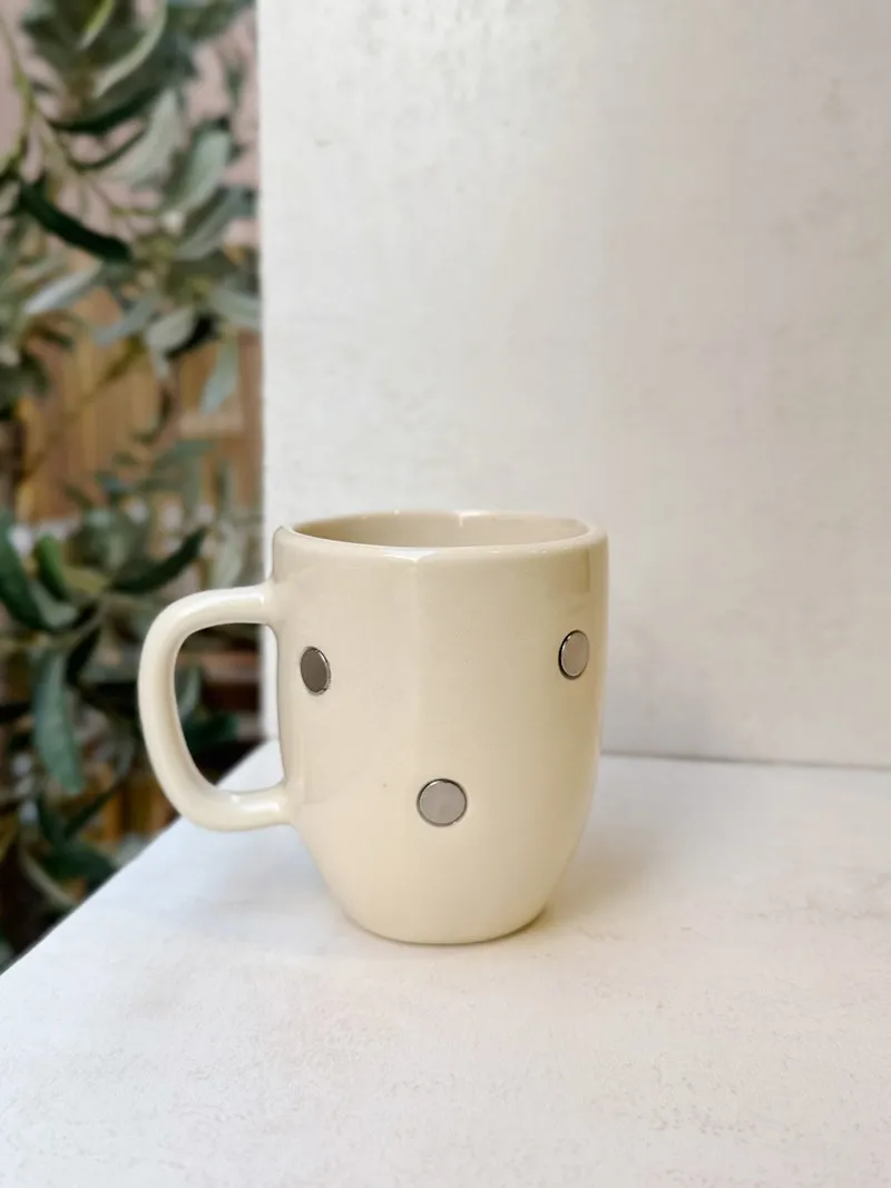 Magnetic Mug A