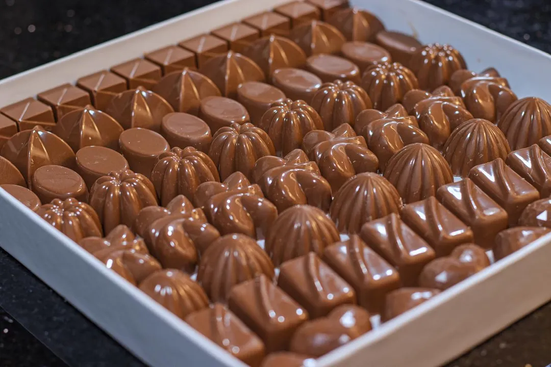 علبة شوكولاتة كبيرة C-1