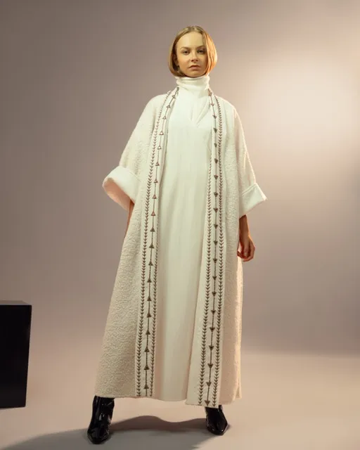 Teddy embroidered bisht