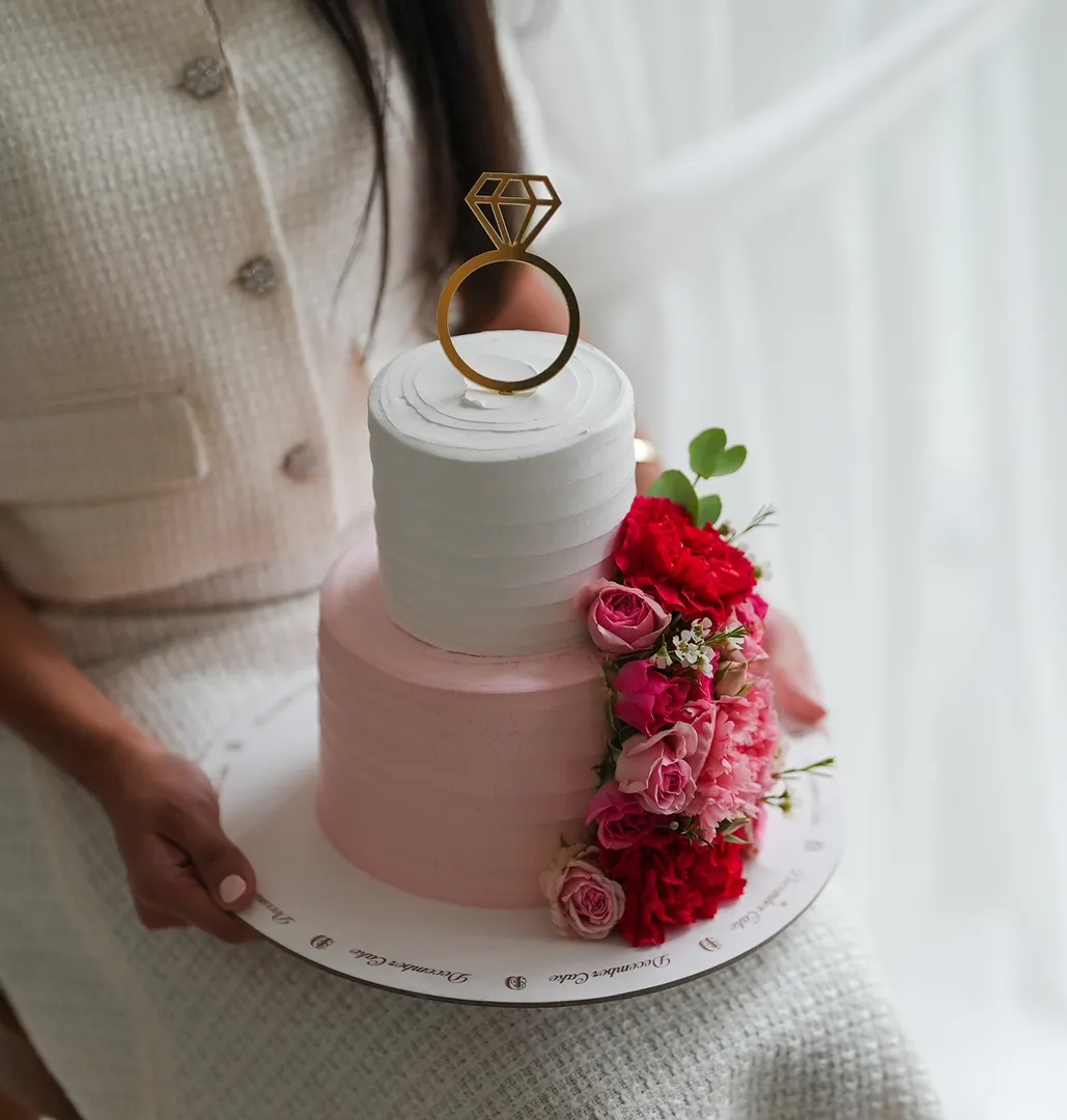 Double flowers ring 💍 cake 6inch mix chocolate vanilla