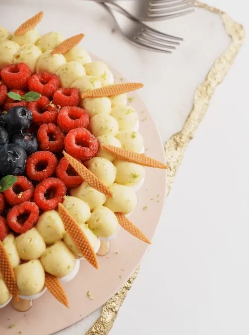 Berries Pavlova