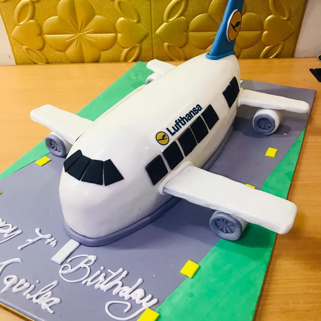 airplane cake