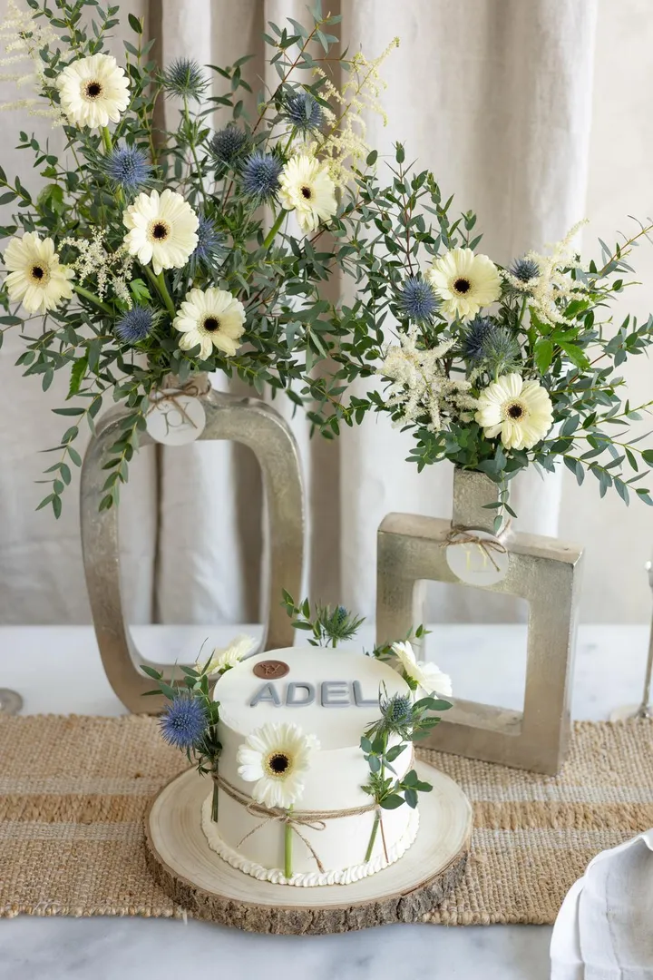 Wreath Gerbera White - Hollow Silver Vase