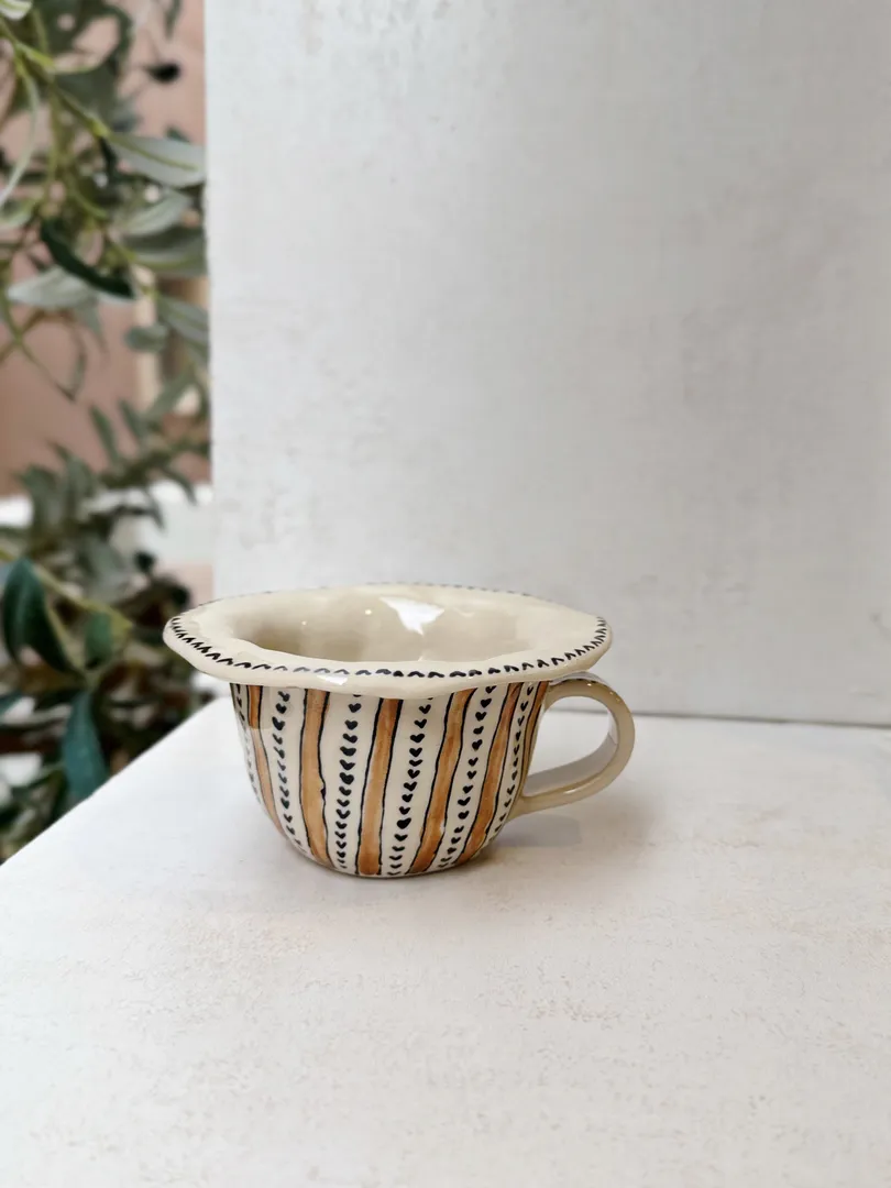 Love mug “brwon black”