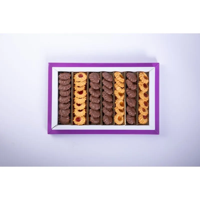علبة بسكويت اسبانى