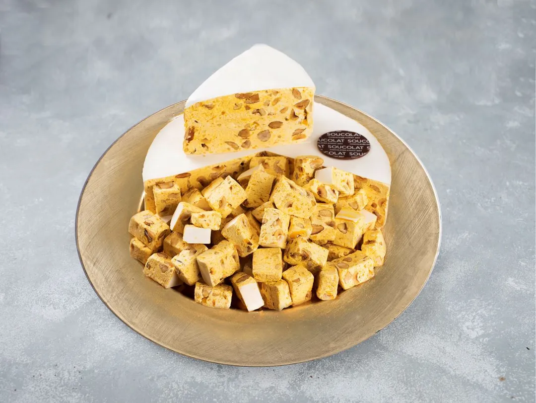 Saffron Nougat Cake Tray -Medium