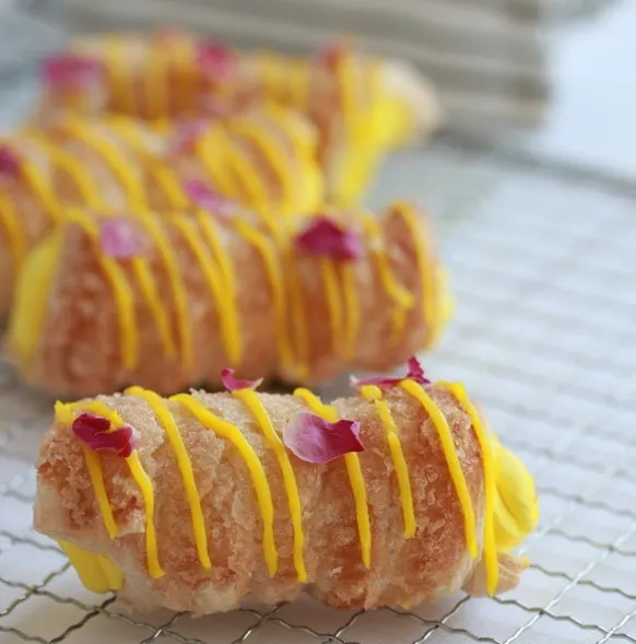 Custard Cannoli
