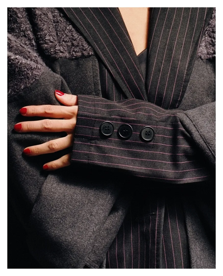 .Blazer Bisht