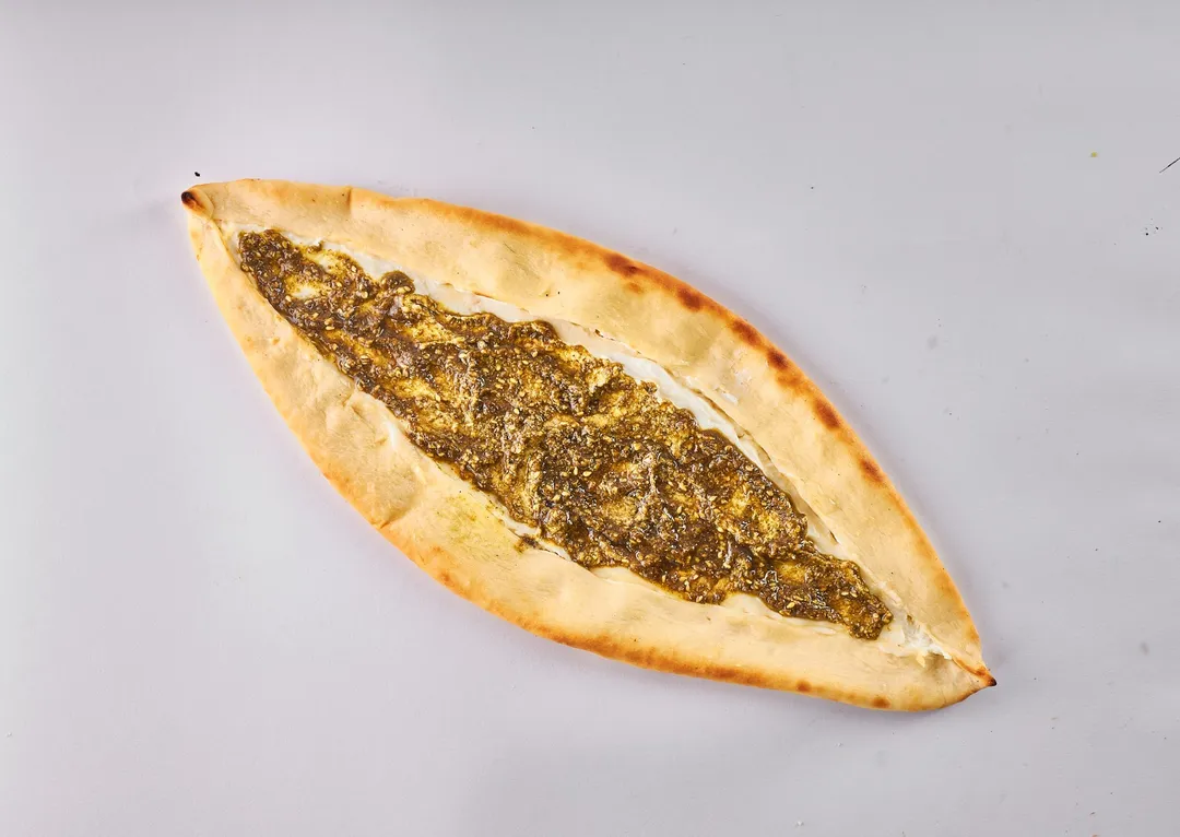 فطيرة لبنة زعتر