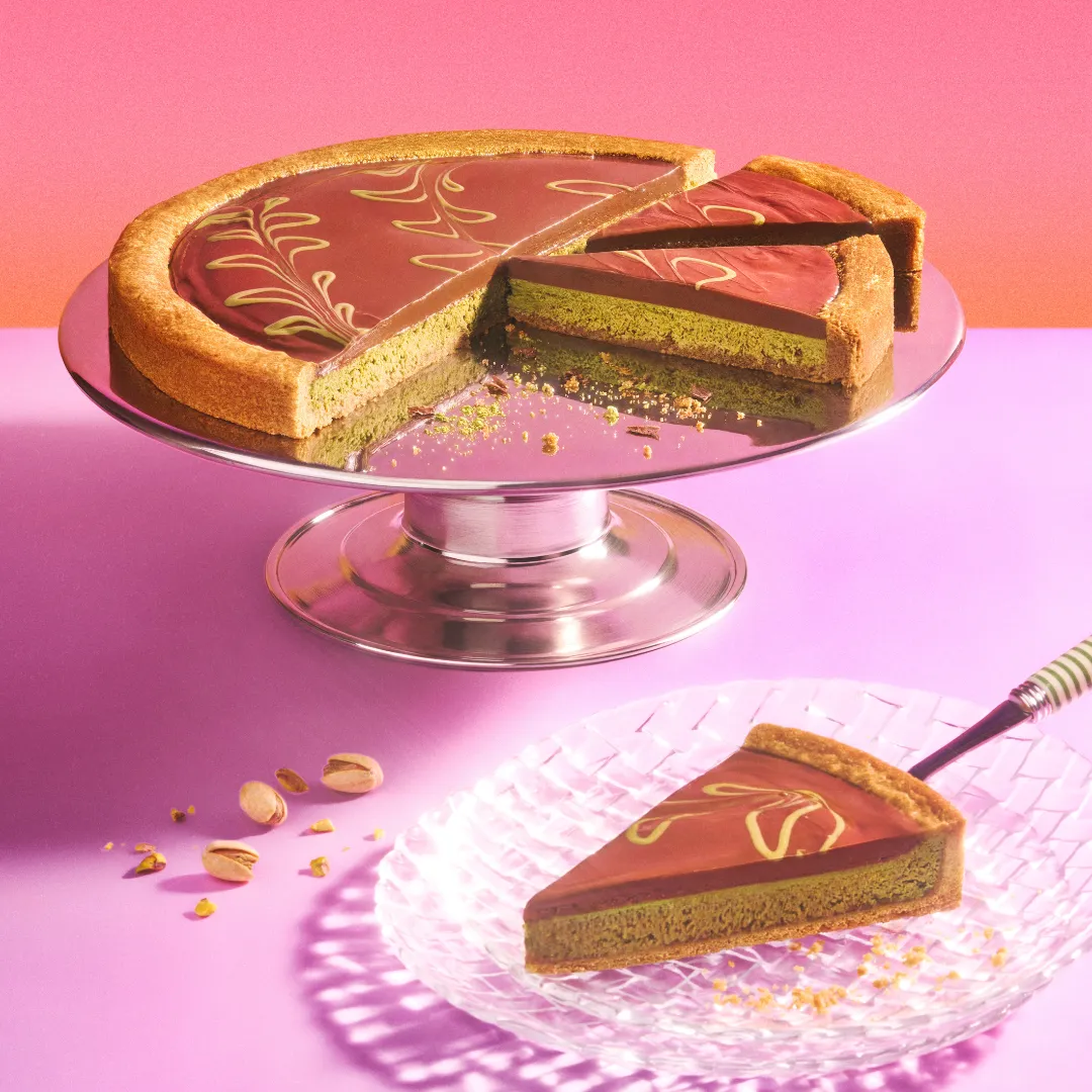Nutella Pistachio Kunafa Giant Cookie