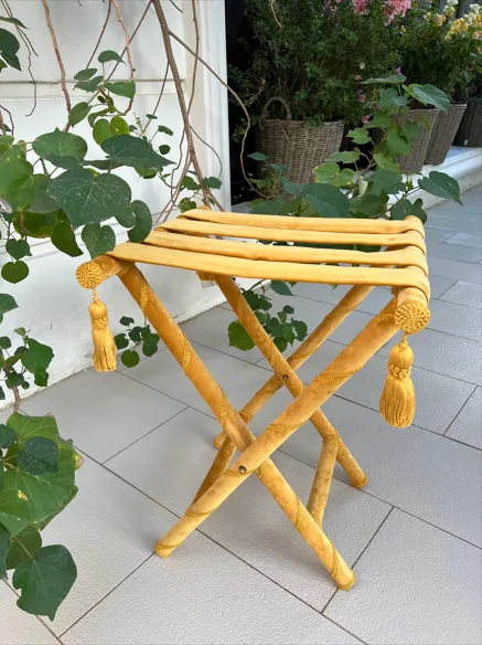 Pliant Table (Mustard Yellow)