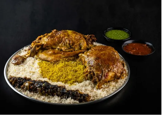 لحم قُزي مع أرز بالقرفة