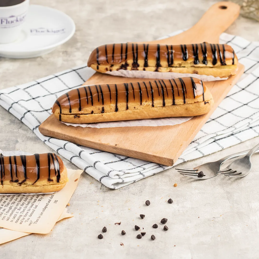 Caramel Éclair