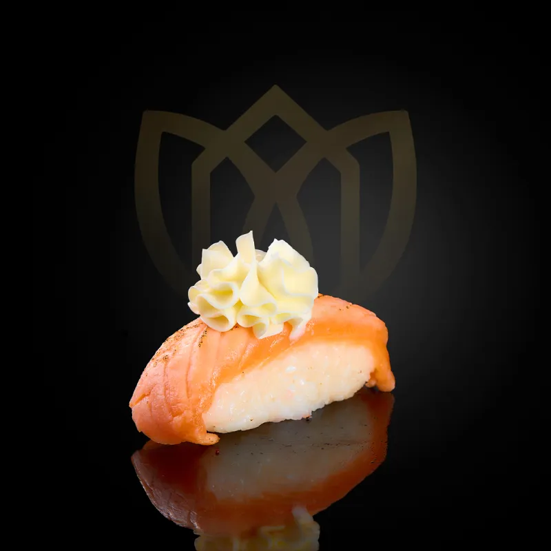 NIGIRI CHEESY SEARED SALMON