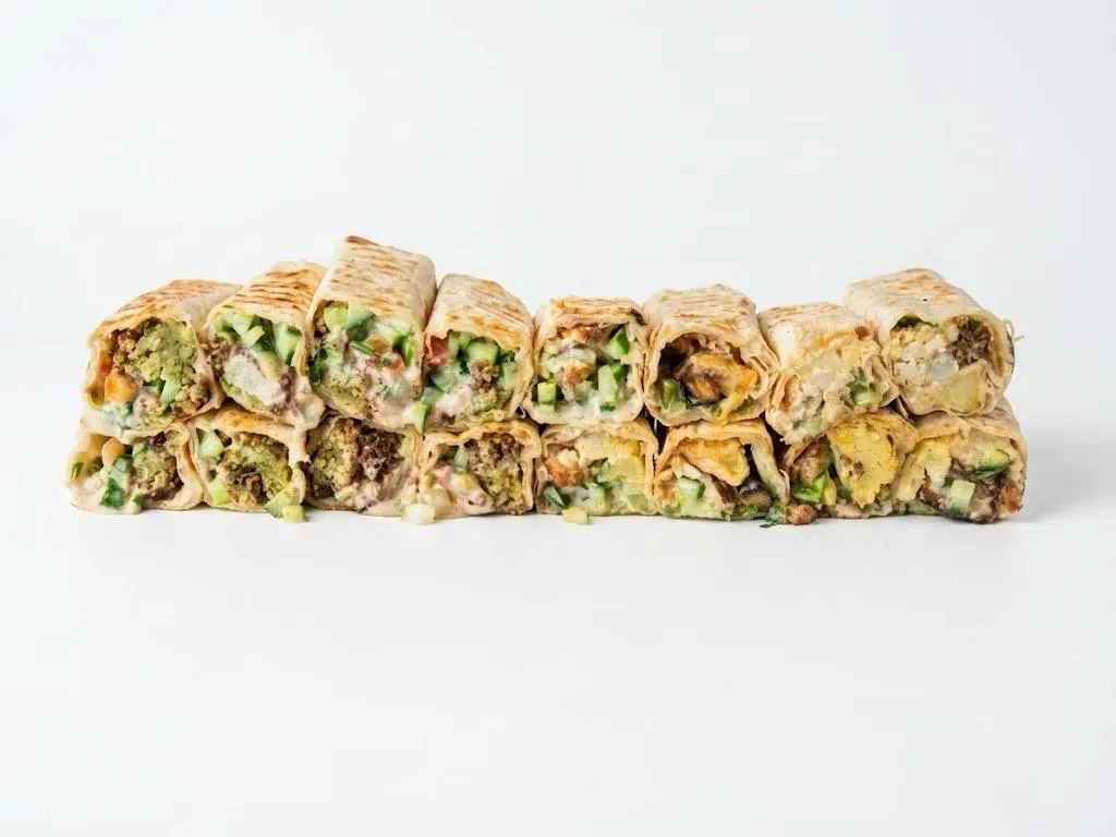 Mix of ( veg, hallom, falafil) 12